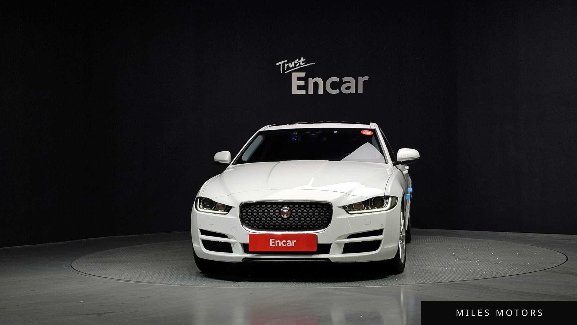 Jaguar XE 2018 — миниатюра 3