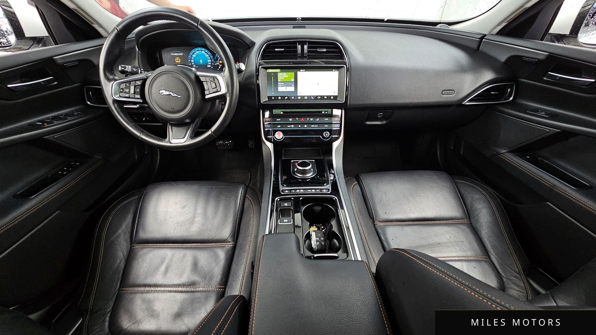 Jaguar XE 2018 — миниатюра 10