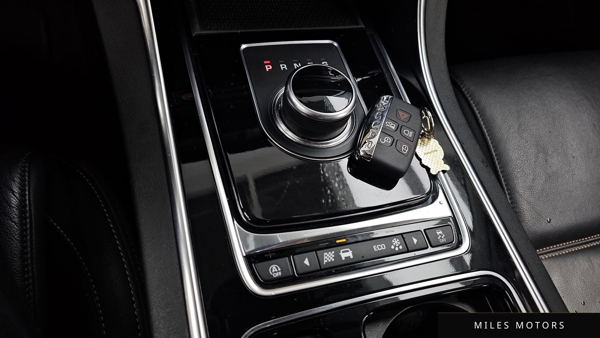 Jaguar XE 2018 — миниатюра 12