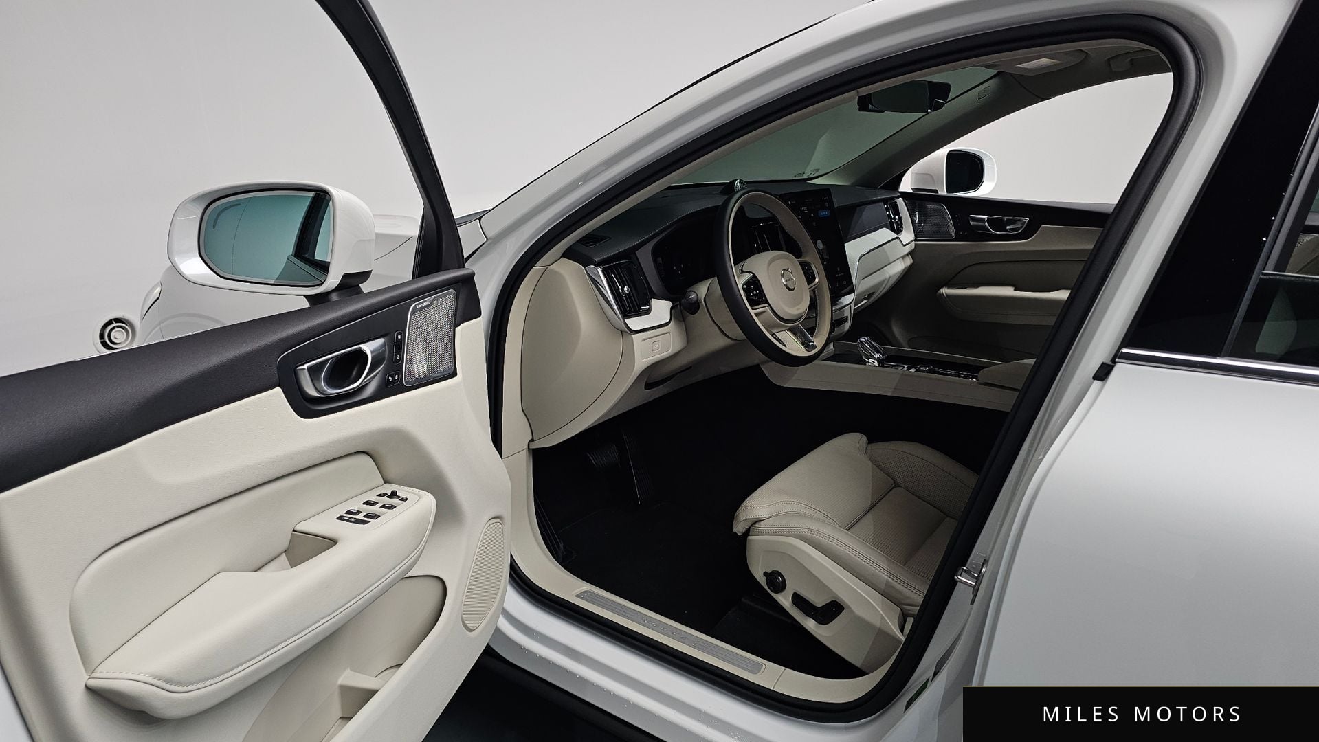 Volvo XC60 2026 — миниатюра 12