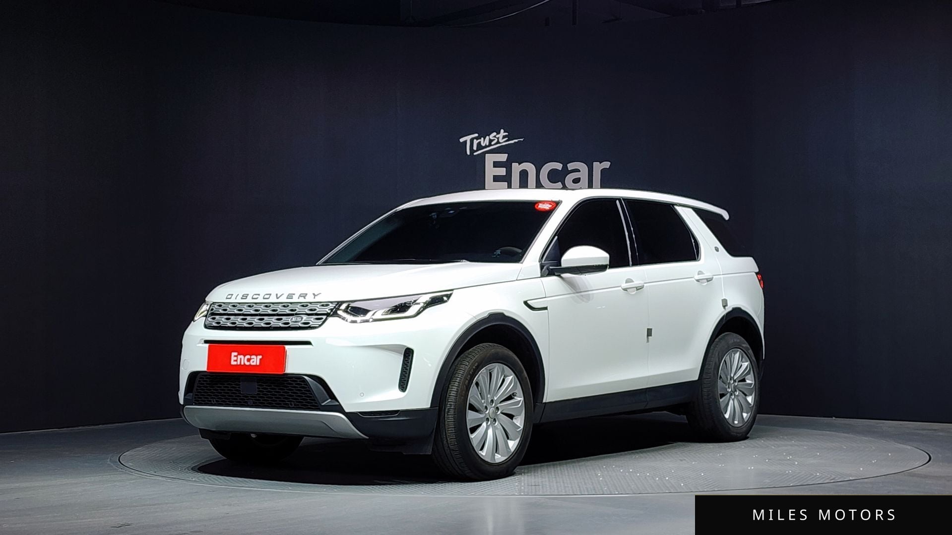 Land Rover Discovery Sport 2020 — фото 1 из 12