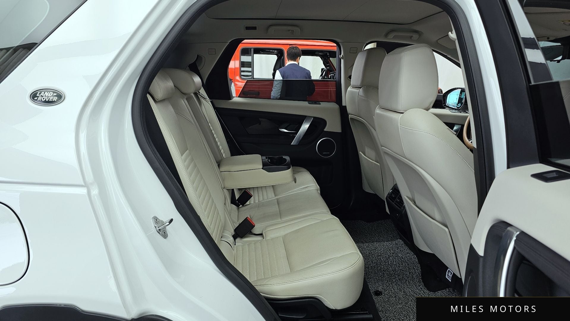 Land Rover Discovery Sport 2020 — миниатюра 12