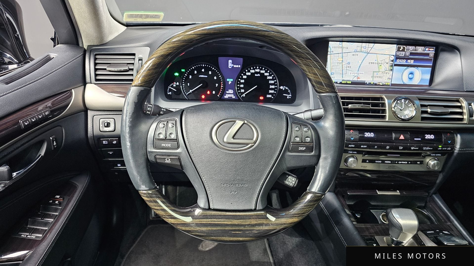 Лексус LS600hL 2013 — миниатюра 12