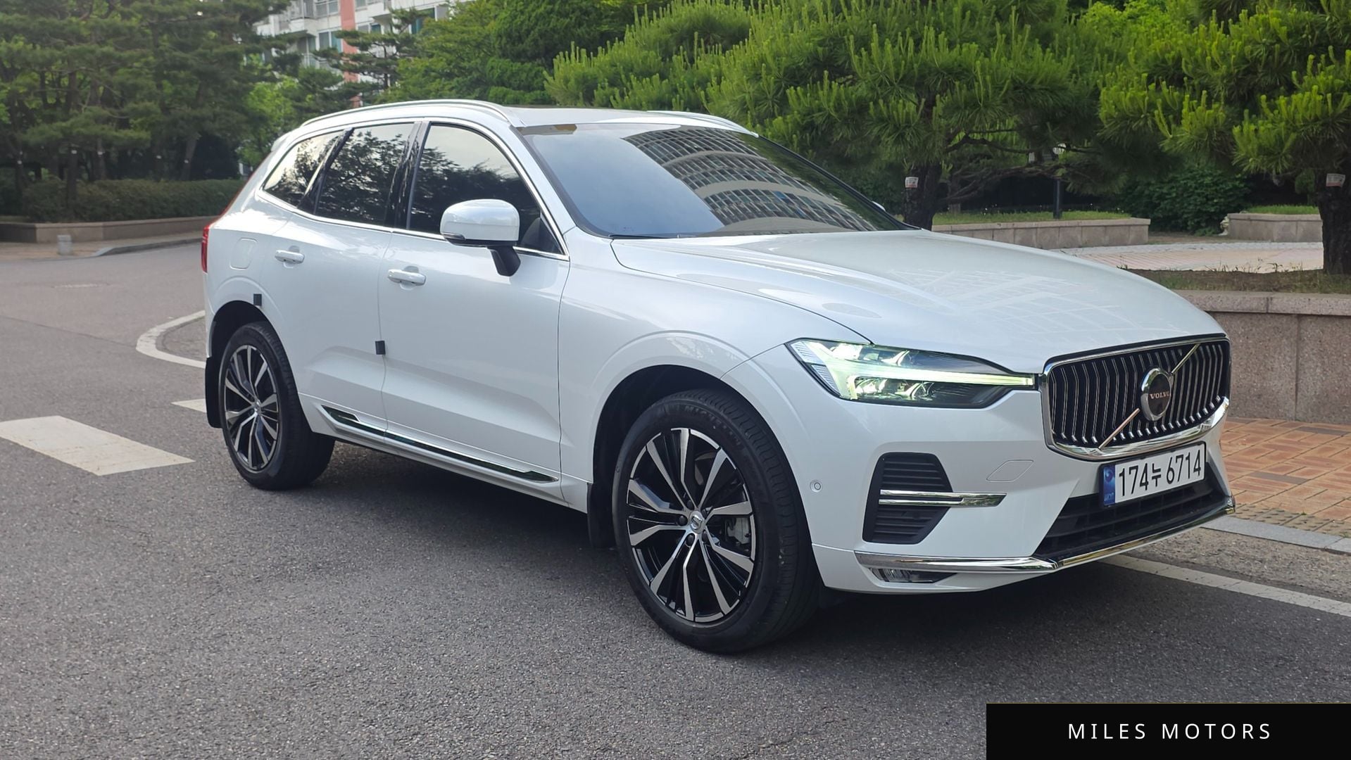 Volvo XC60 2023 — фото 1 из 12