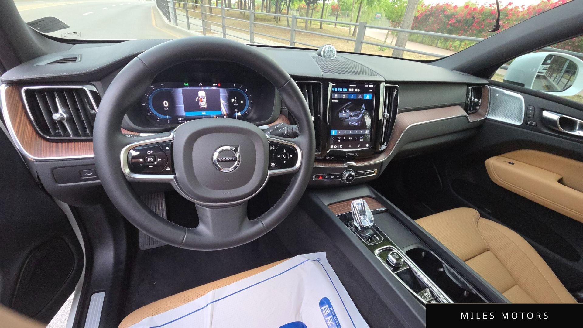 Volvo XC60 2023 — миниатюра 7