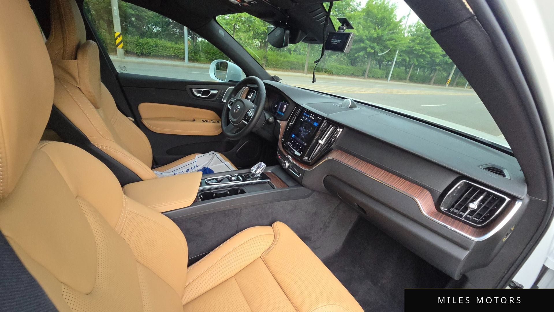 Volvo XC60 2023 — миниатюра 12