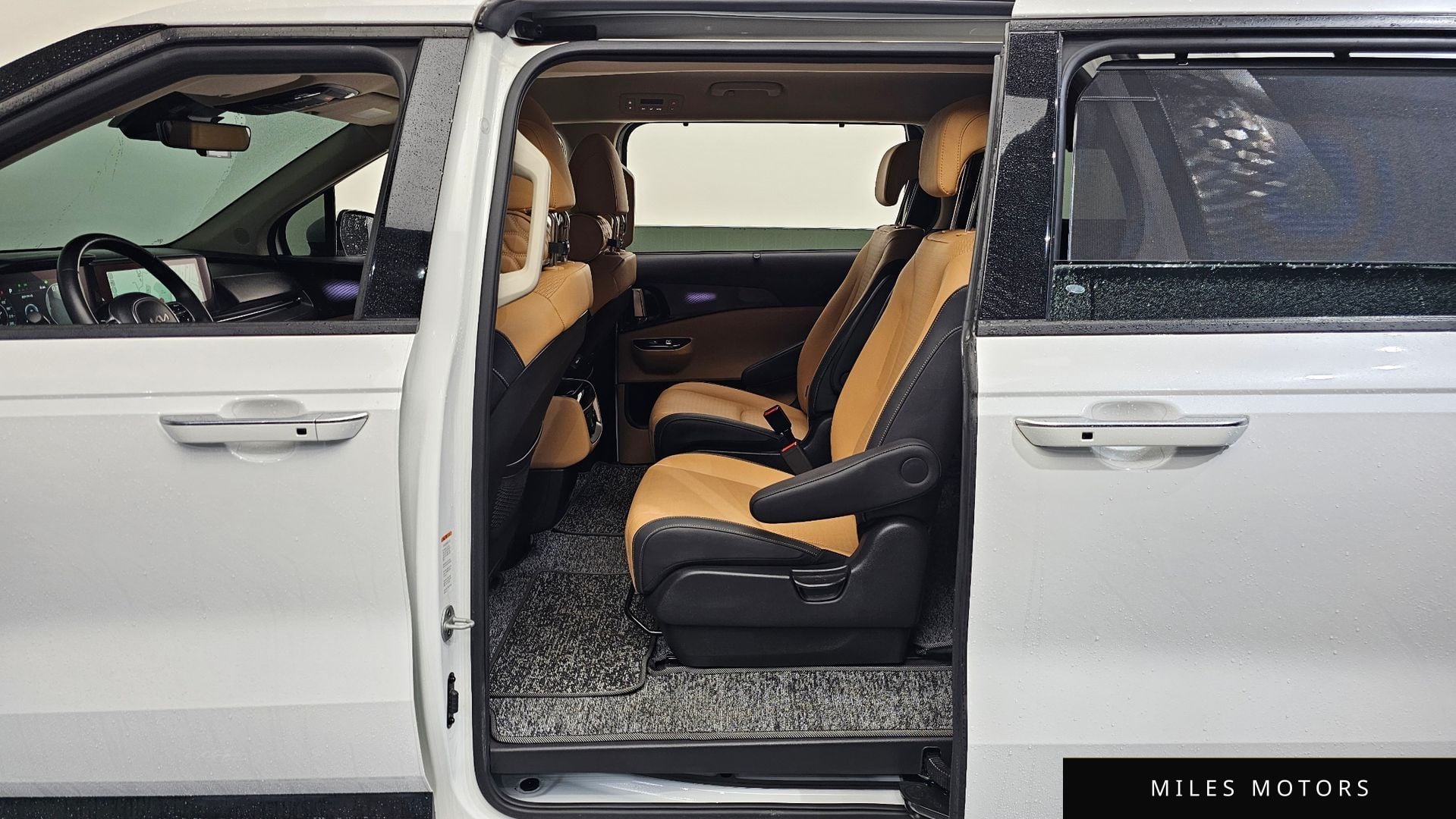 Kia Carnival 2023 — миниатюра 11