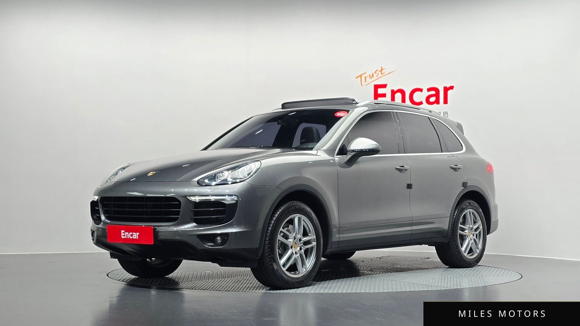 Porsche Cayenne 2016 — фото 1 из 12