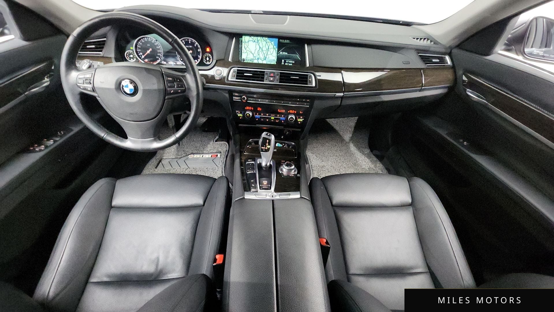 BMW 7 Series (F01) 2013 — миниатюра 7