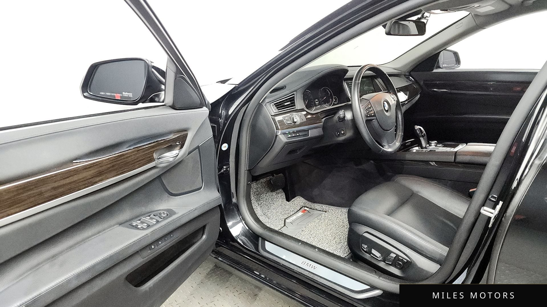 BMW 7 Series (F01) 2013 — миниатюра 10