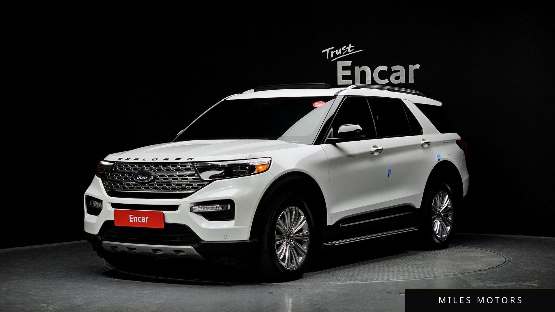 Ford Explorer 2020 — фото 1 из 12