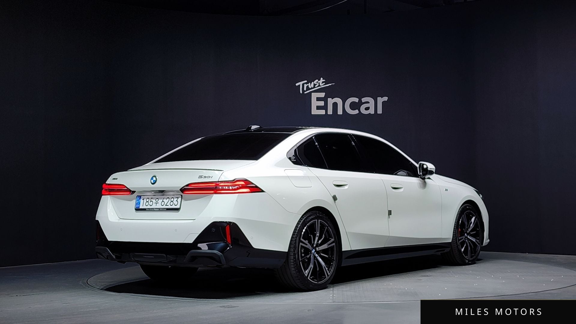 BMW 5 Series (G60) 2025 — миниатюра 2