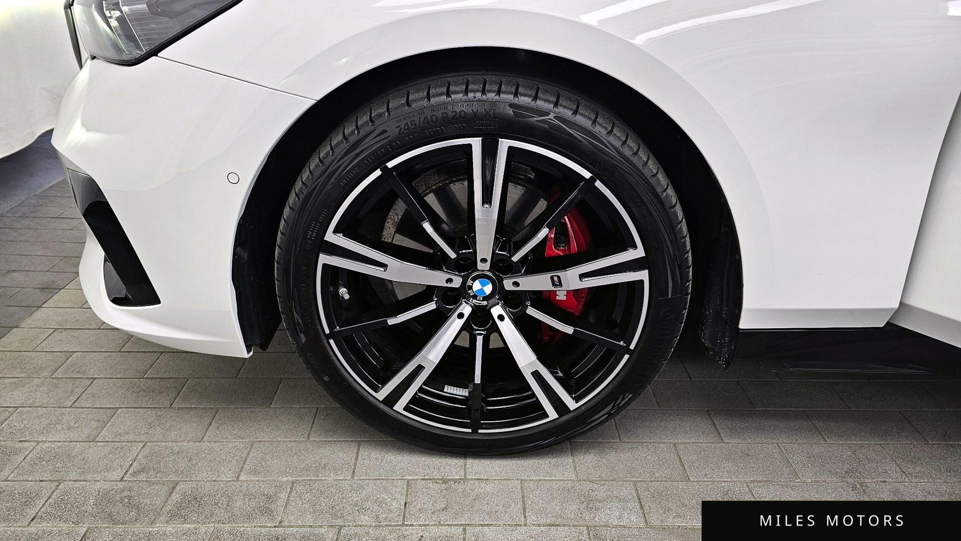 BMW 5 Series (G60) 2025 — миниатюра 5