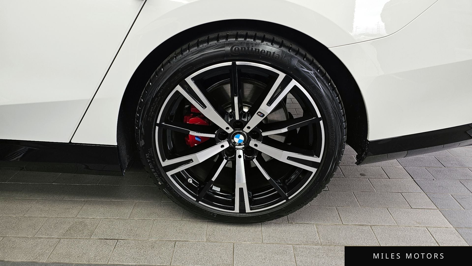 BMW 5 Series (G60) 2025 — миниатюра 7