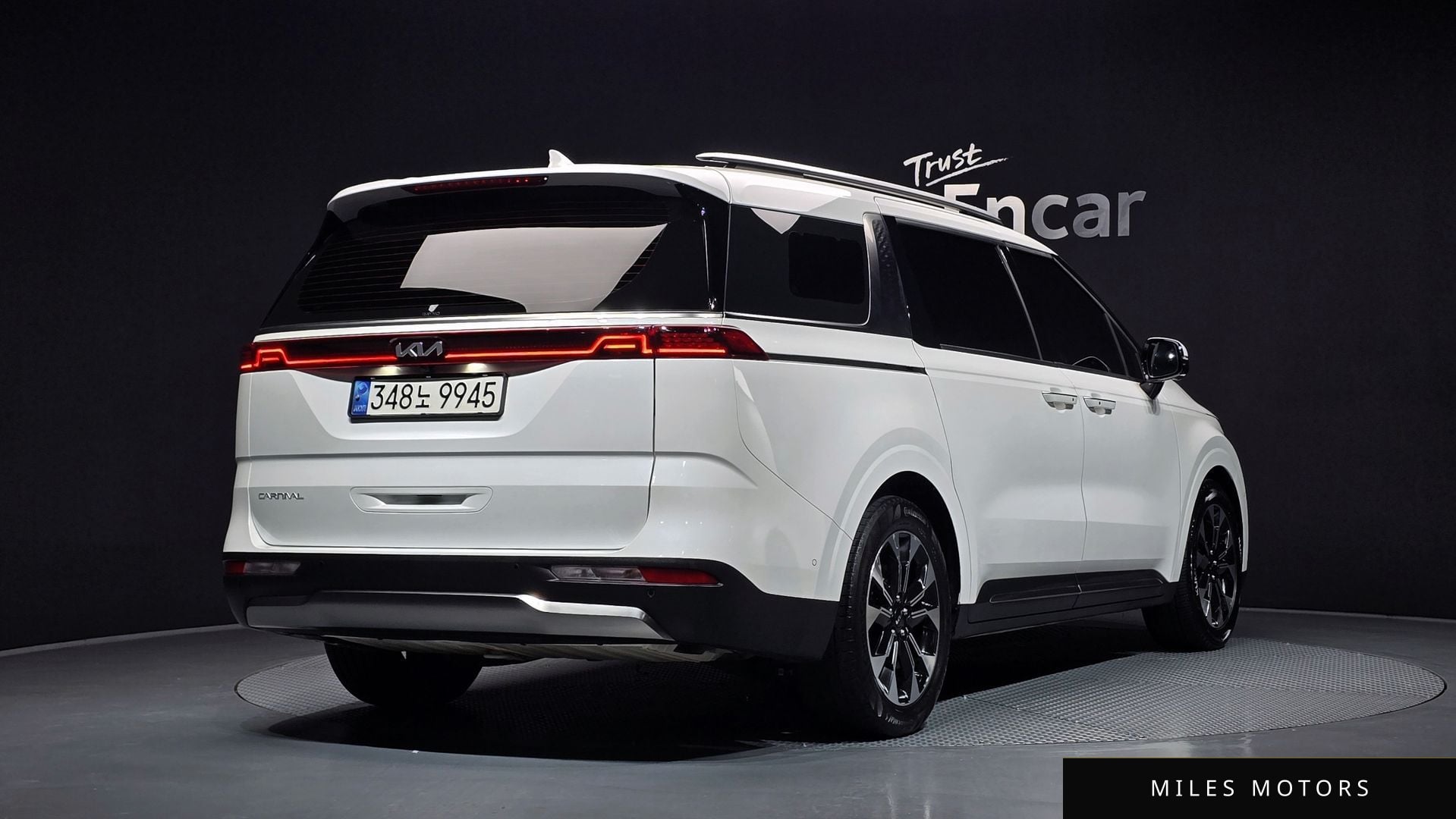 Kia Carnival 2023 — миниатюра 2