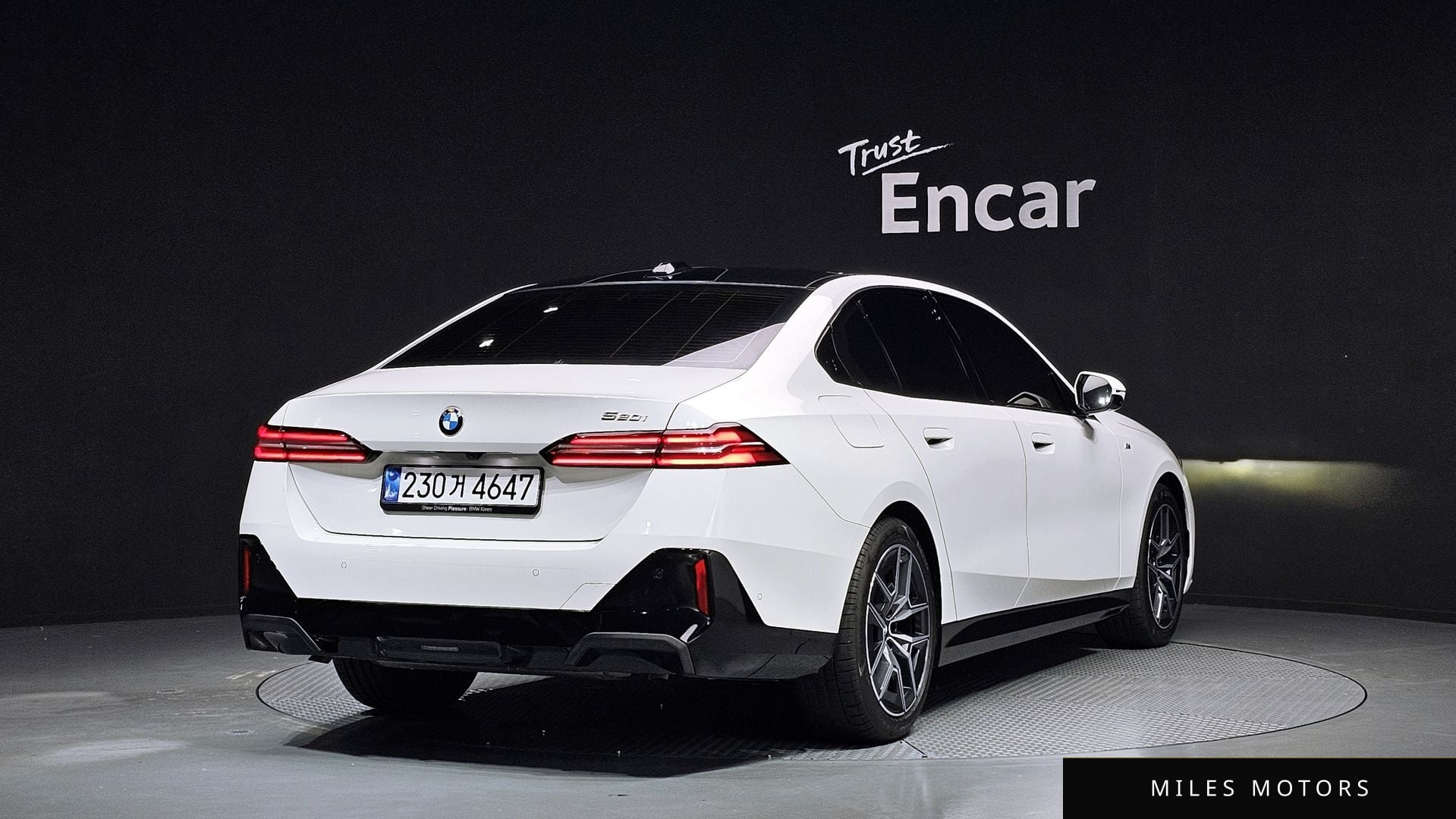 BMW 5 Series (G60) 2025 — миниатюра 2