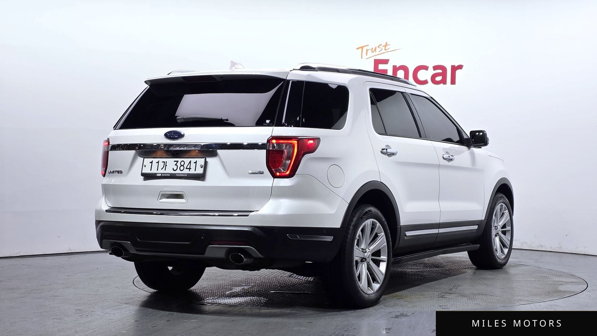 Ford Explorer 2018 — миниатюра 2