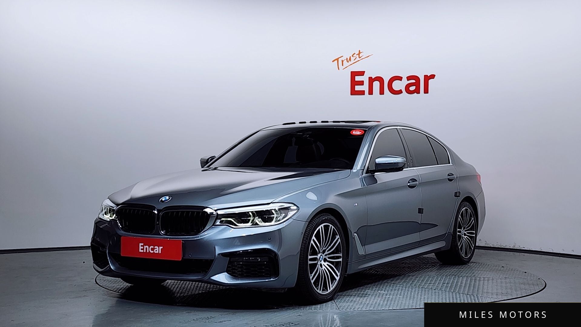BMW 5 Series (G30) 2019 — фото 1 из 12