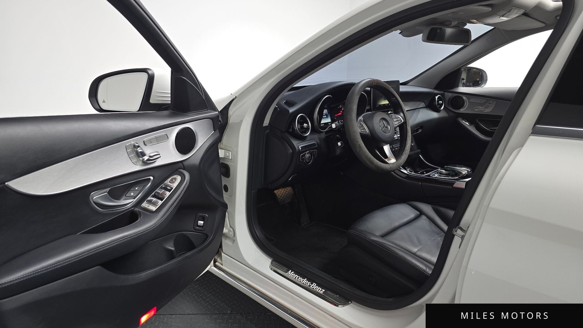 Mercedes-Benz C-Class W205 2017 — миниатюра 12