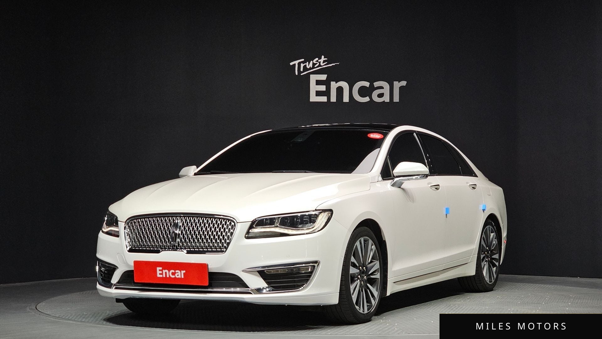 Lincoln MKZ 2018 — фото 1 из 12