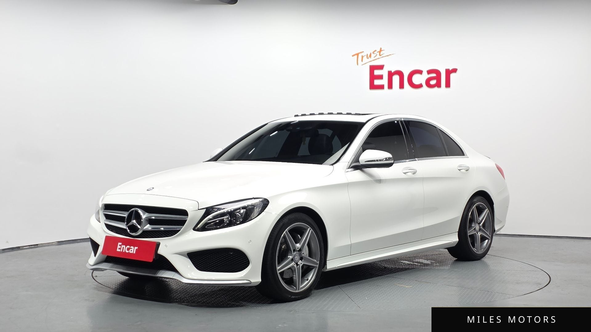 Mercedes-Benz C-Class W205 2017 — фото 1 из 12