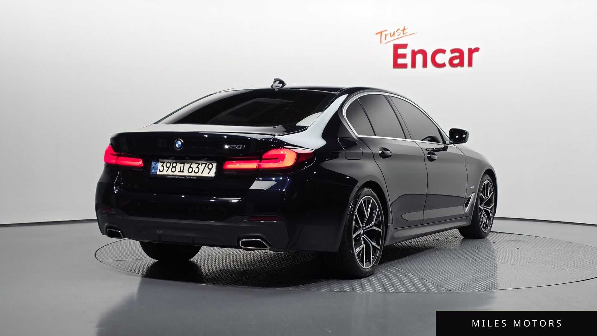 BMW 5 Series (G30) 2022 — миниатюра 2
