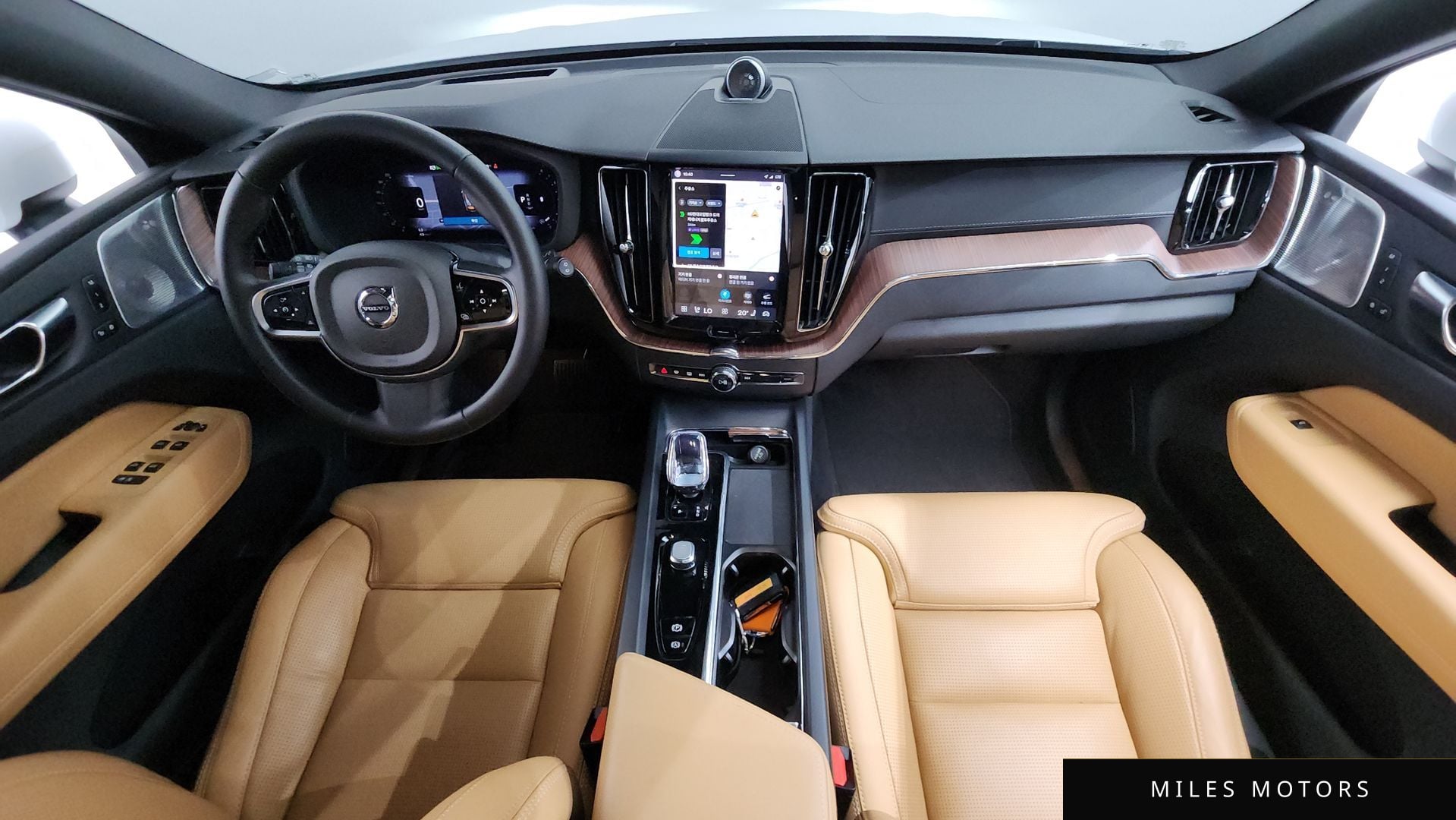 Volvo XC60 2025 — миниатюра 10
