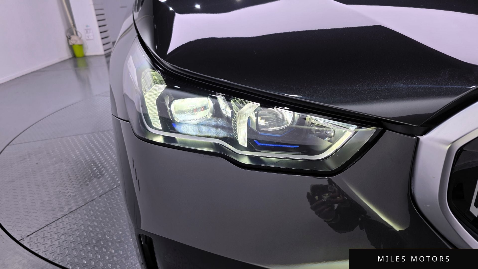 BMW 5 Series (G60) 2024 — миниатюра 8