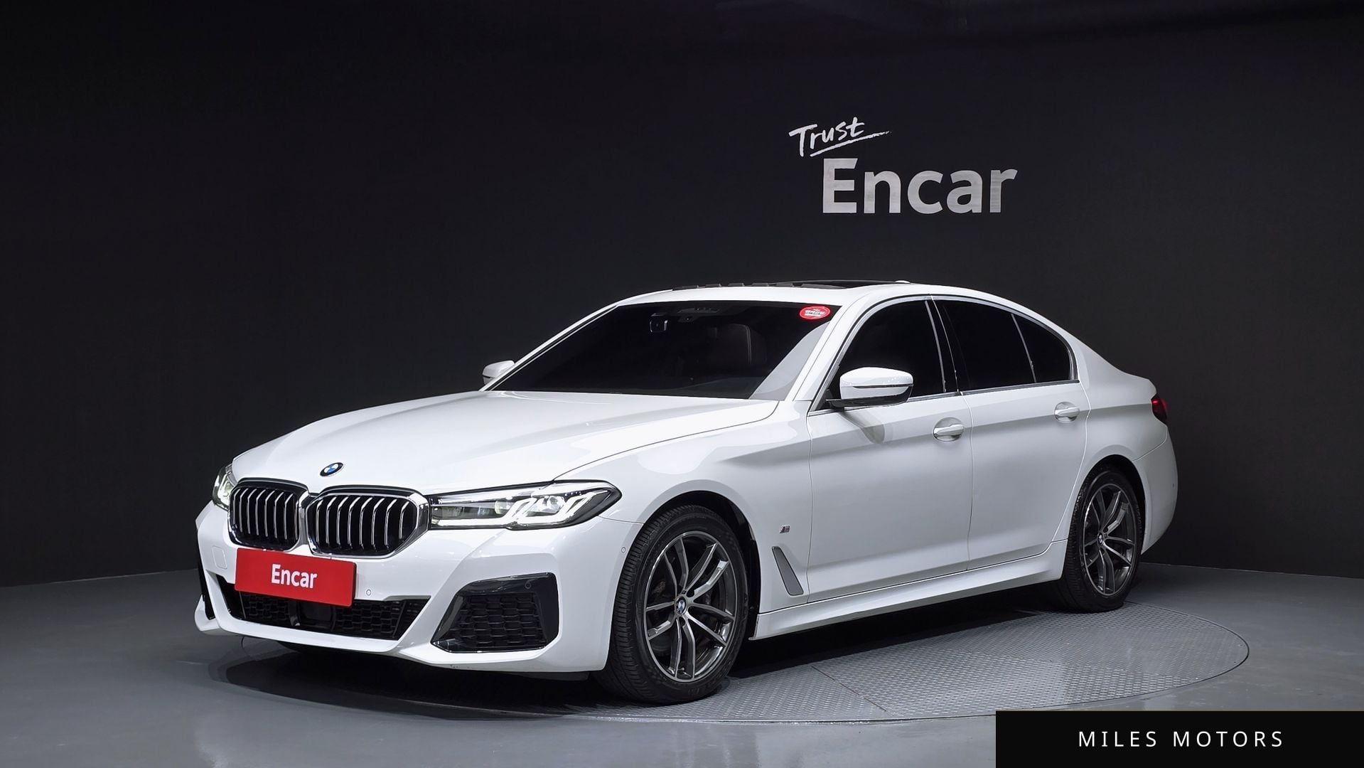 BMW 5 Series (G30) 2021 — фото 1 из 12