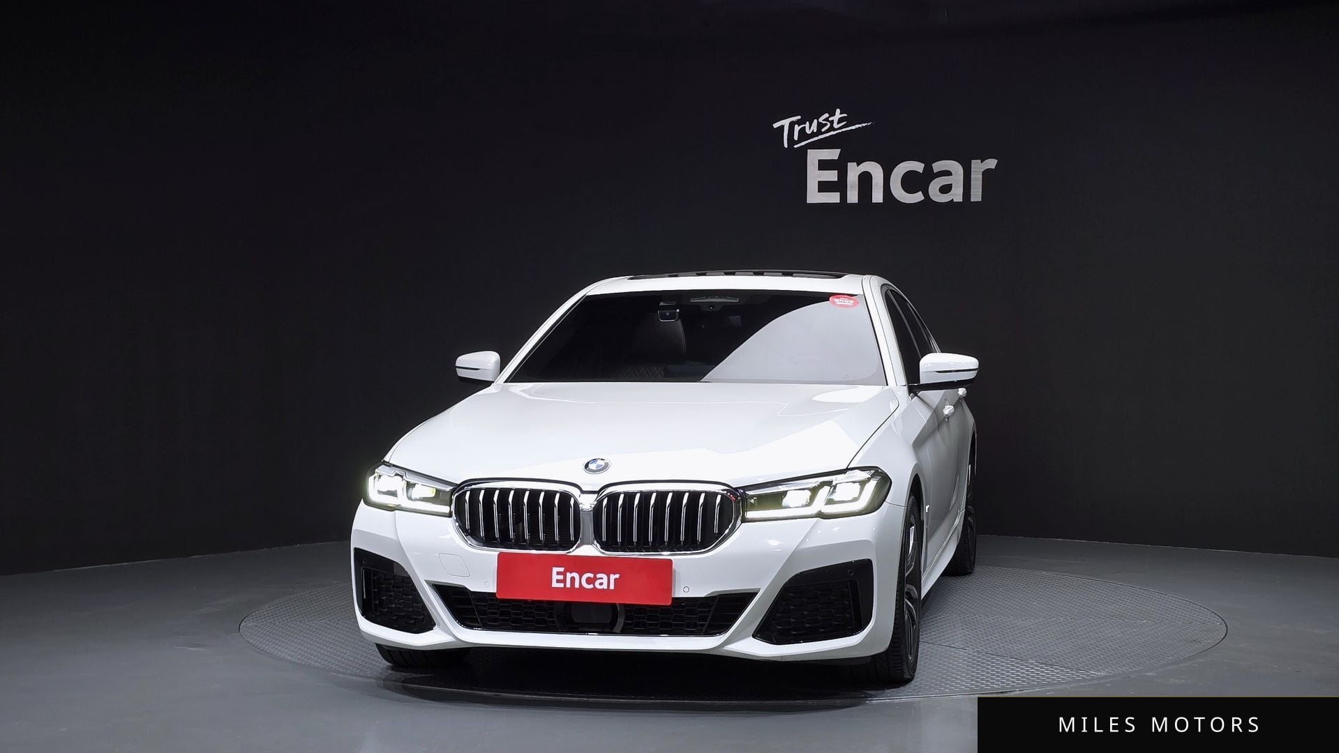 BMW 5 Series (G30) 2021 — миниатюра 3