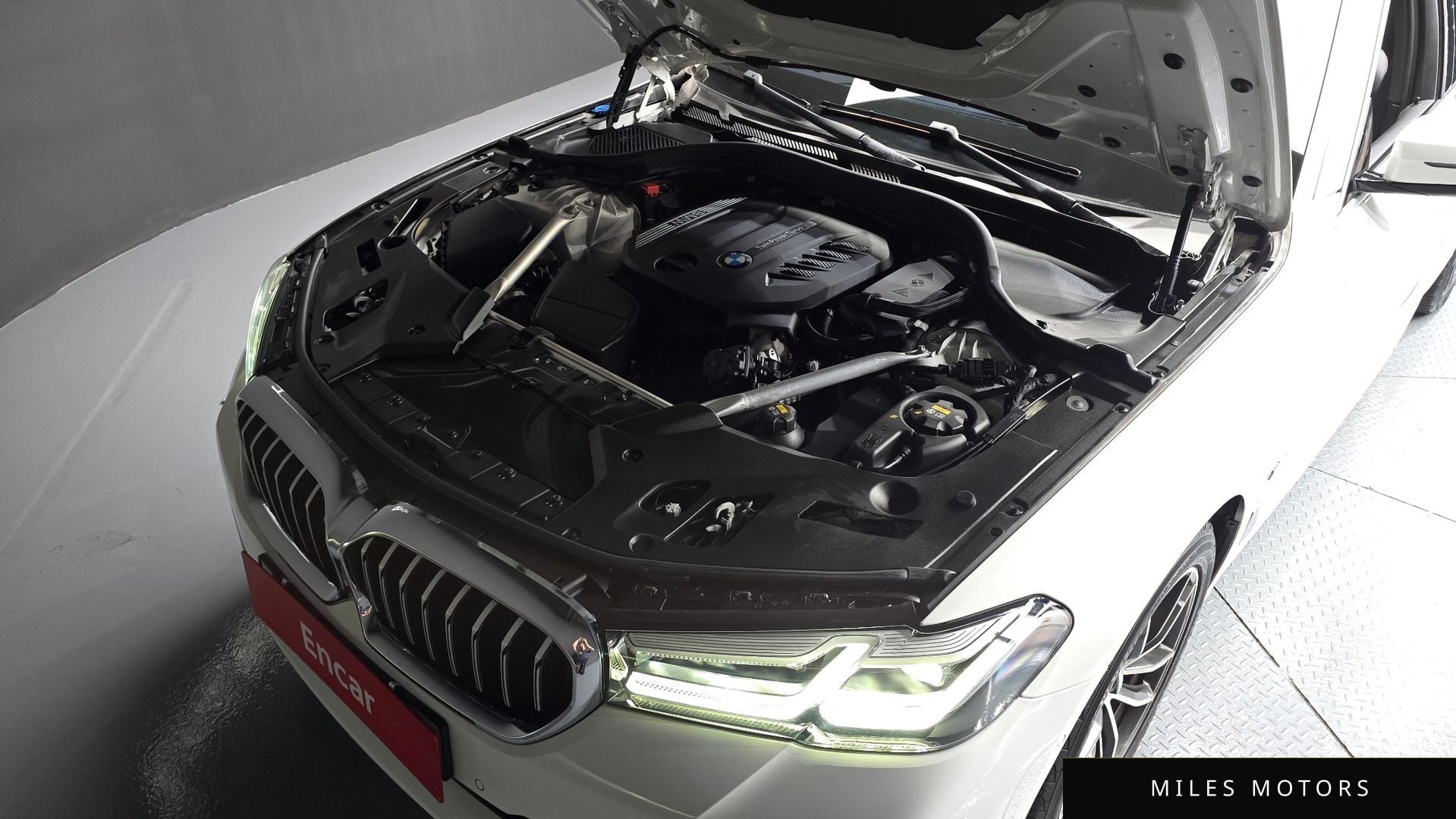 BMW 5 Series (G30) 2021 — миниатюра 6