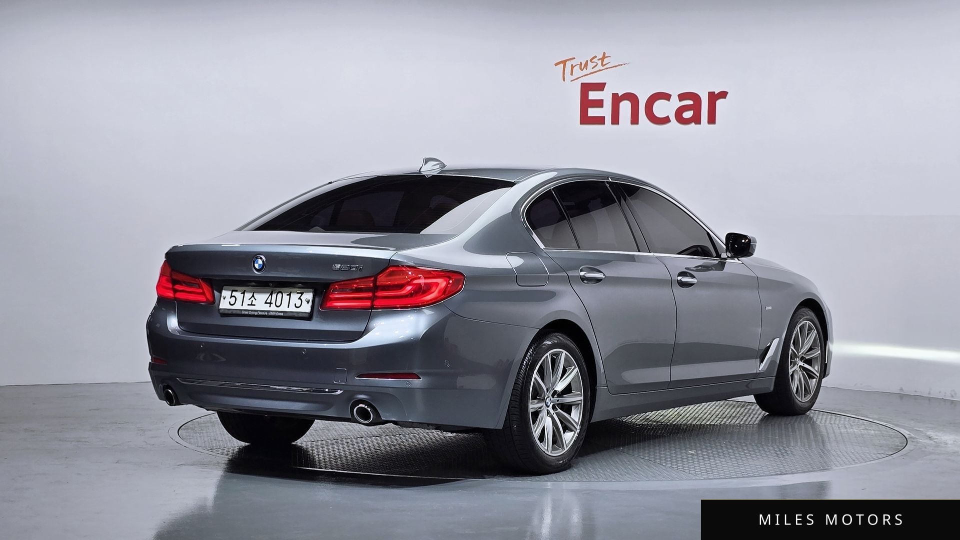BMW 5 Series (G30) 2018 — миниатюра 2