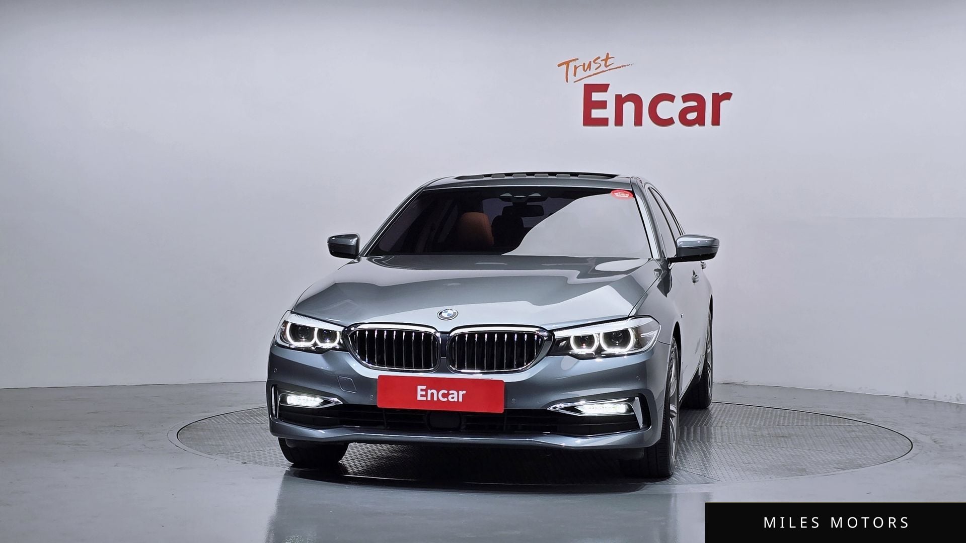 BMW 5 Series (G30) 2018 — миниатюра 3