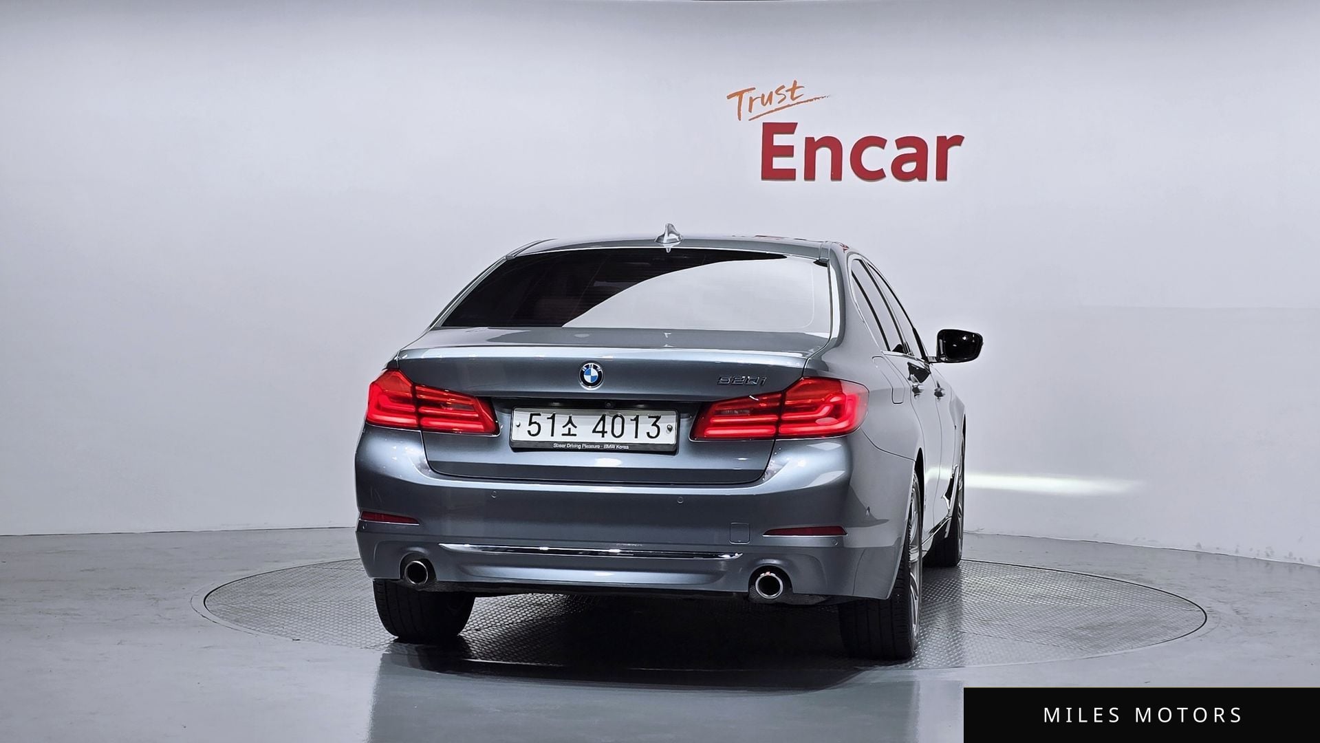 BMW 5 Series (G30) 2018 — миниатюра 4