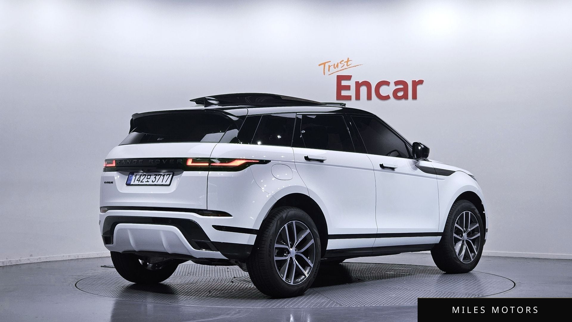 Land Rover Range Rover Evoque 2026 — миниатюра 2