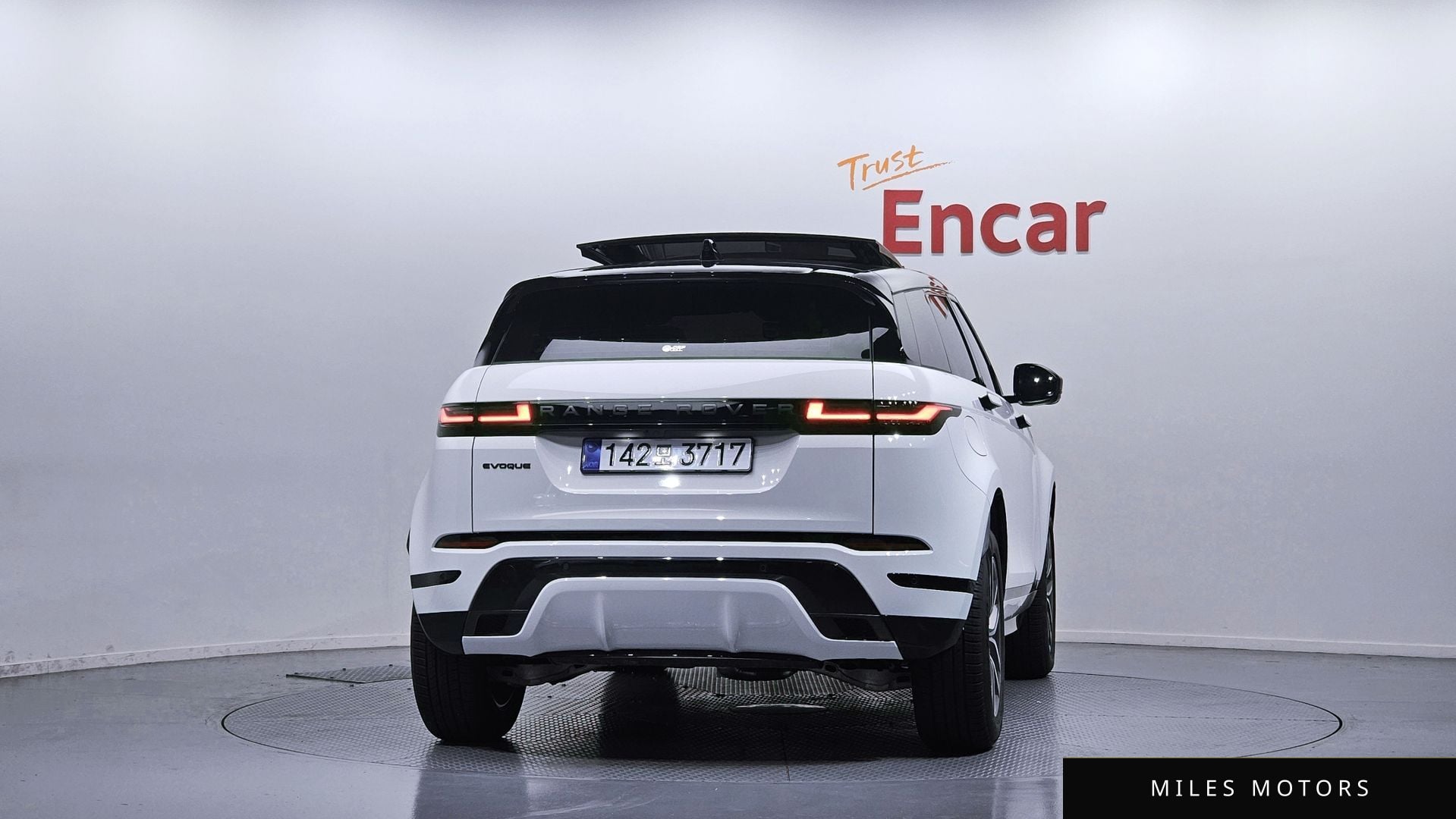 Land Rover Range Rover Evoque 2026 — миниатюра 4