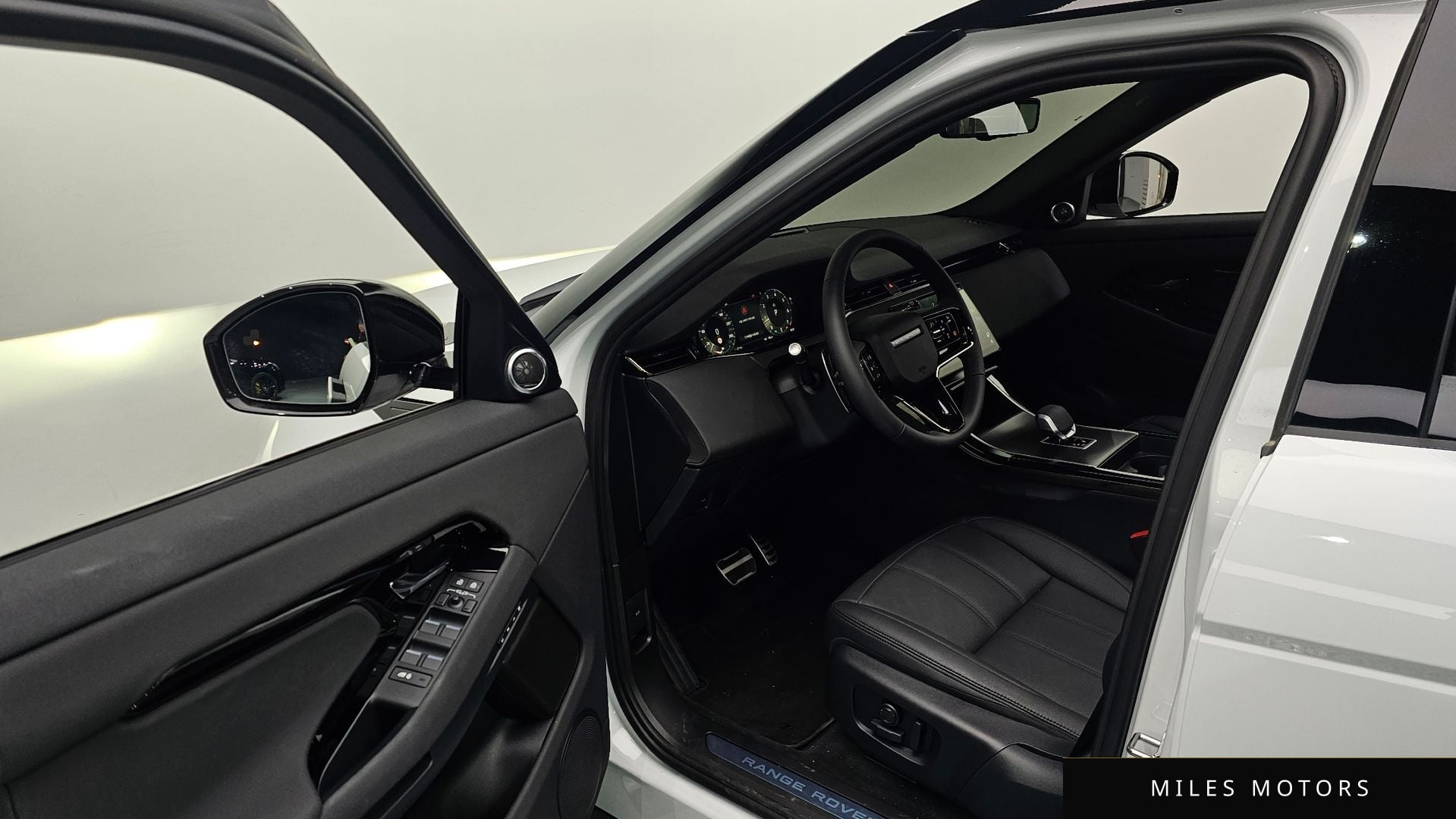 Land Rover Range Rover Evoque 2026 — миниатюра 10