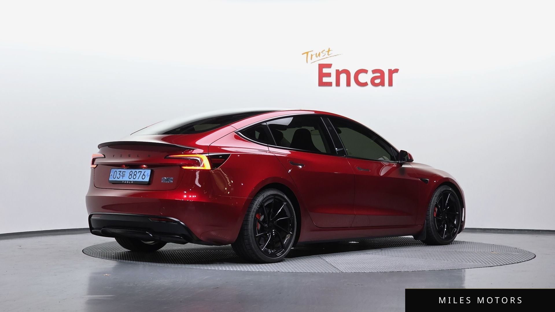 Tesla Model 3 2024 — миниатюра 2