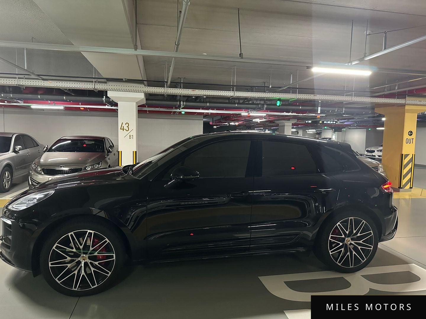 Porsche Macan 2023 — миниатюра 5