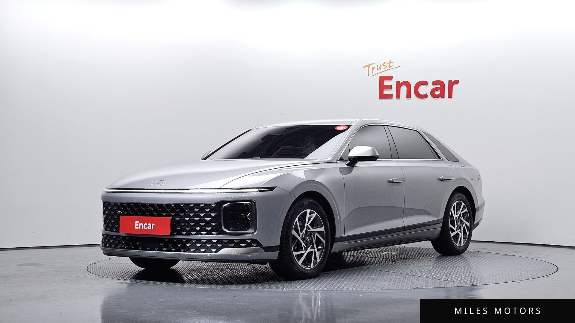 Hyundai Grandeur 2023 — фото 1 из 12