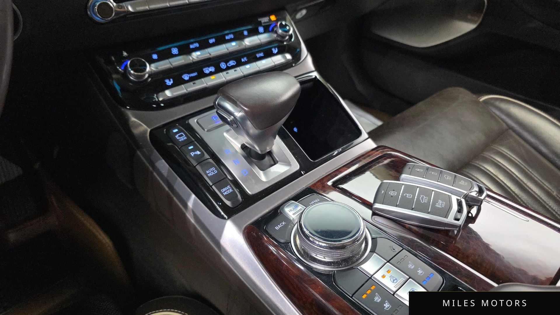 Genesis EQ900 2016 — миниатюра 9