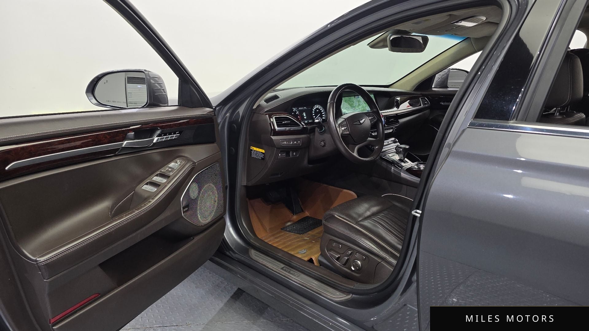 Genesis EQ900 2016 — миниатюра 10