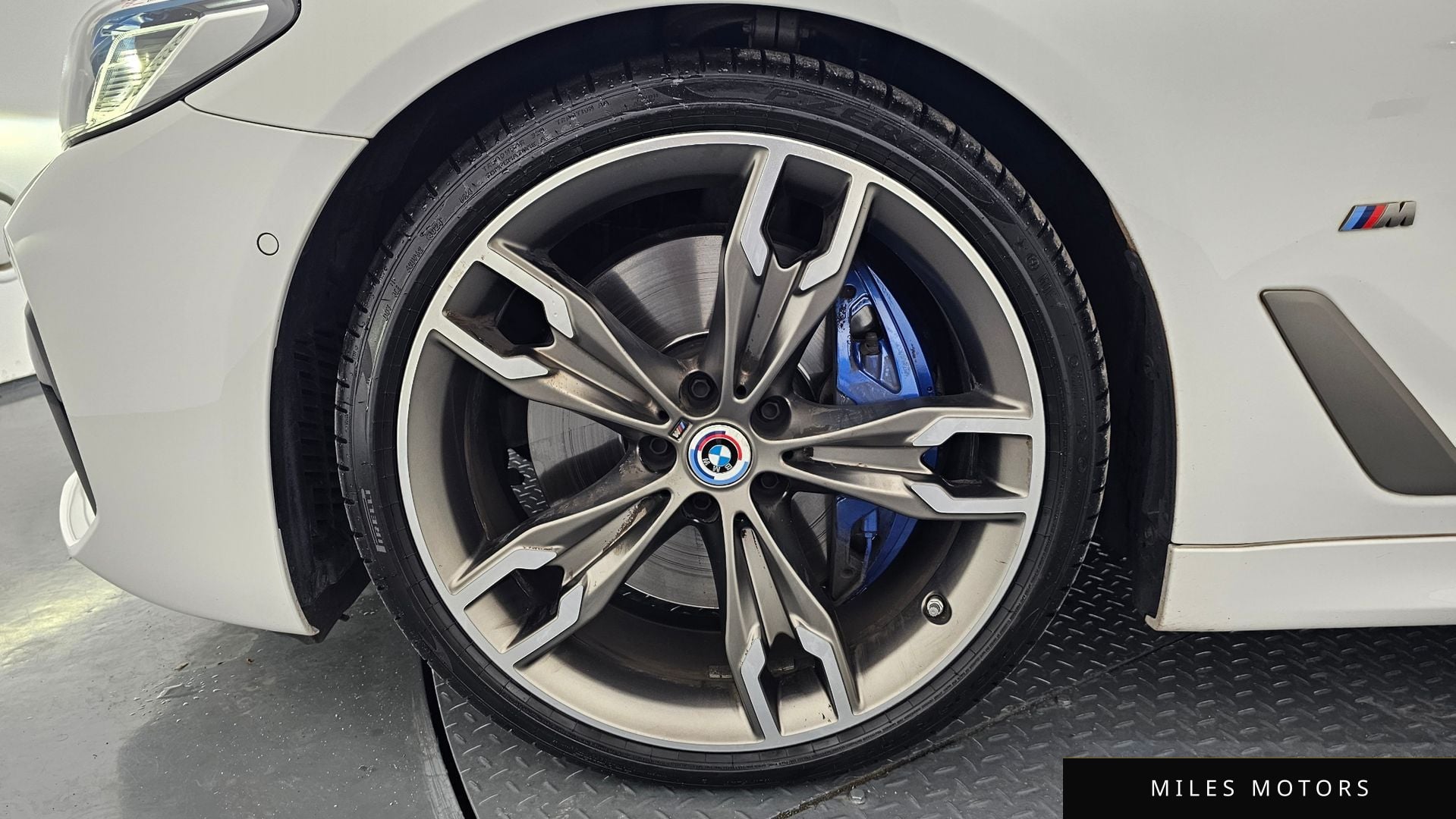 BMW 5 Series (G30) 2022 — миниатюра 4