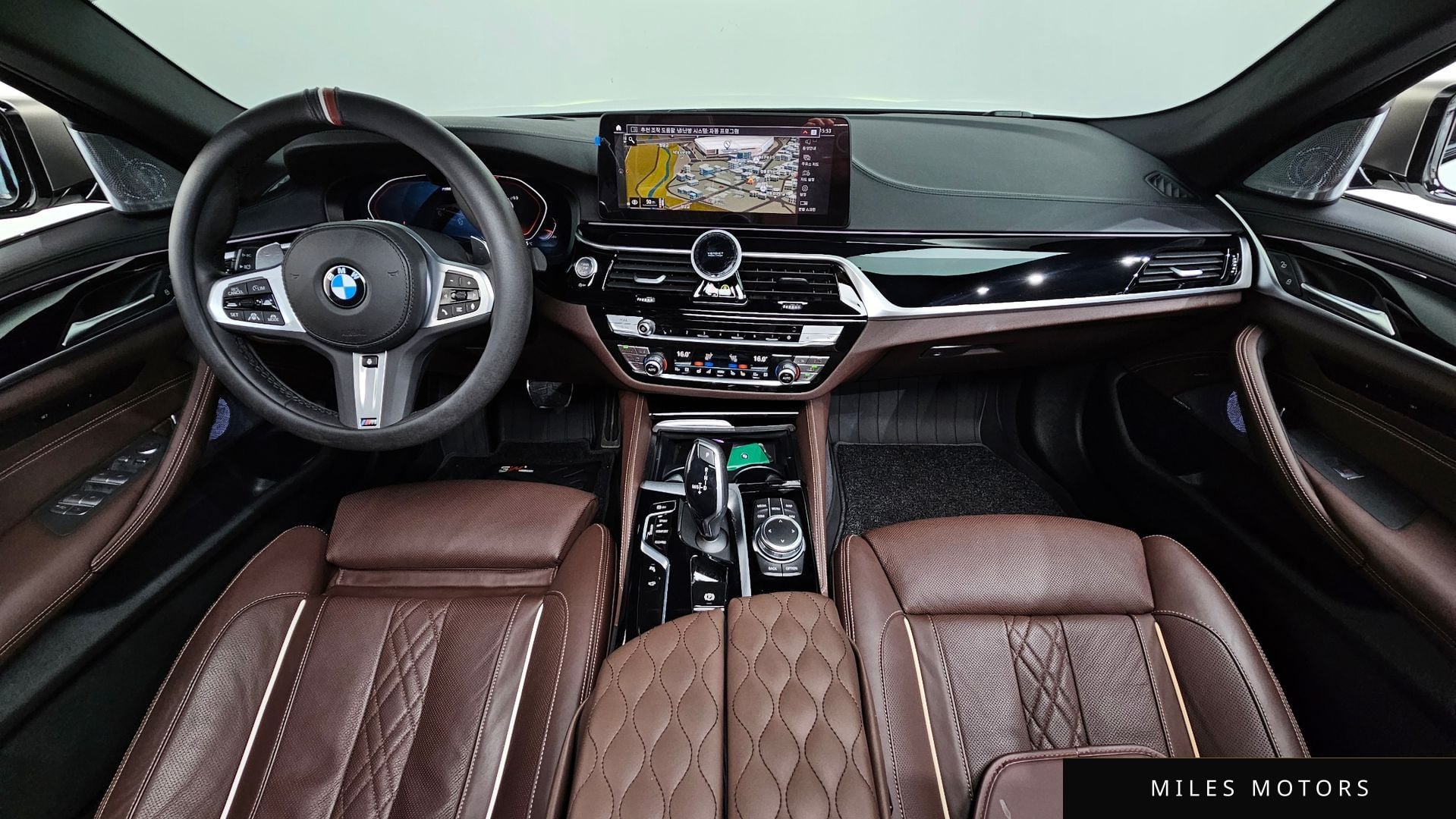 BMW 5 Series (G30) 2022 — миниатюра 9