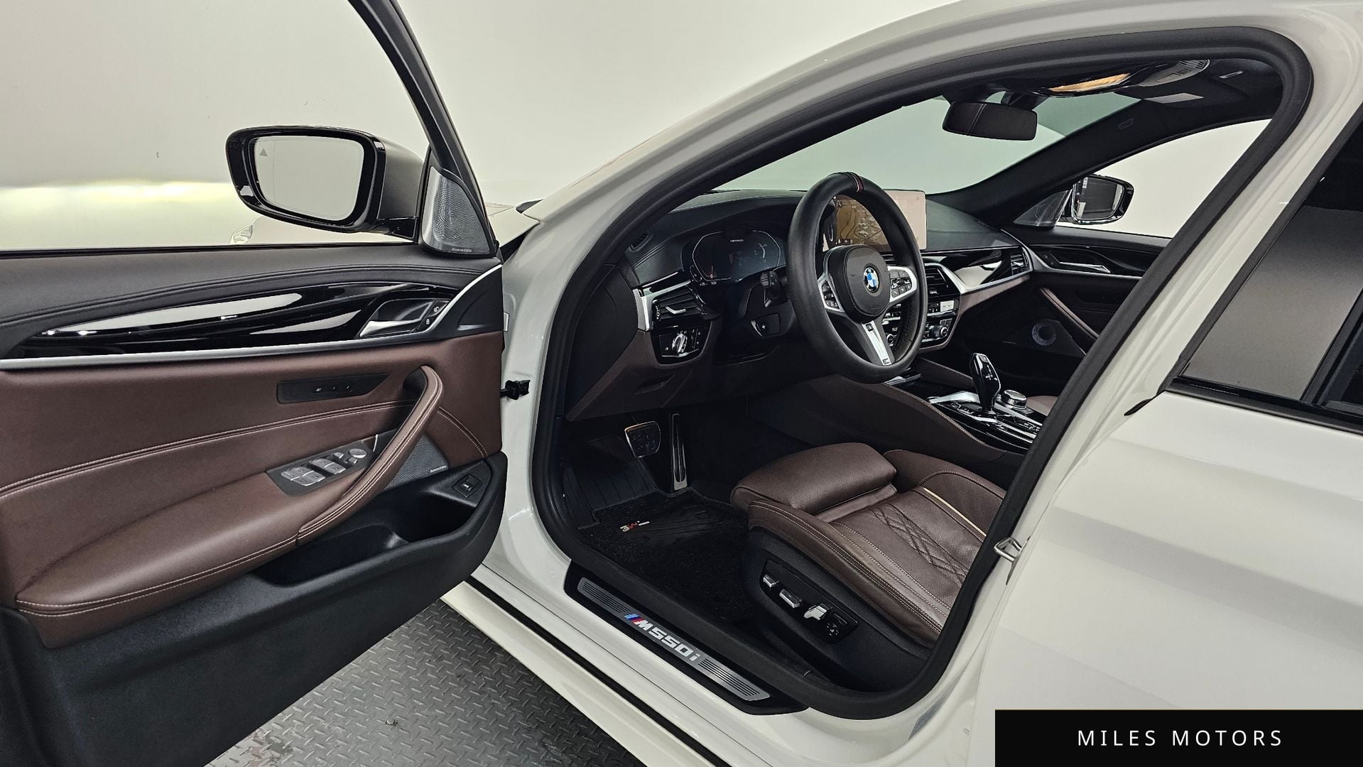 BMW 5 Series (G30) 2022 — миниатюра 12
