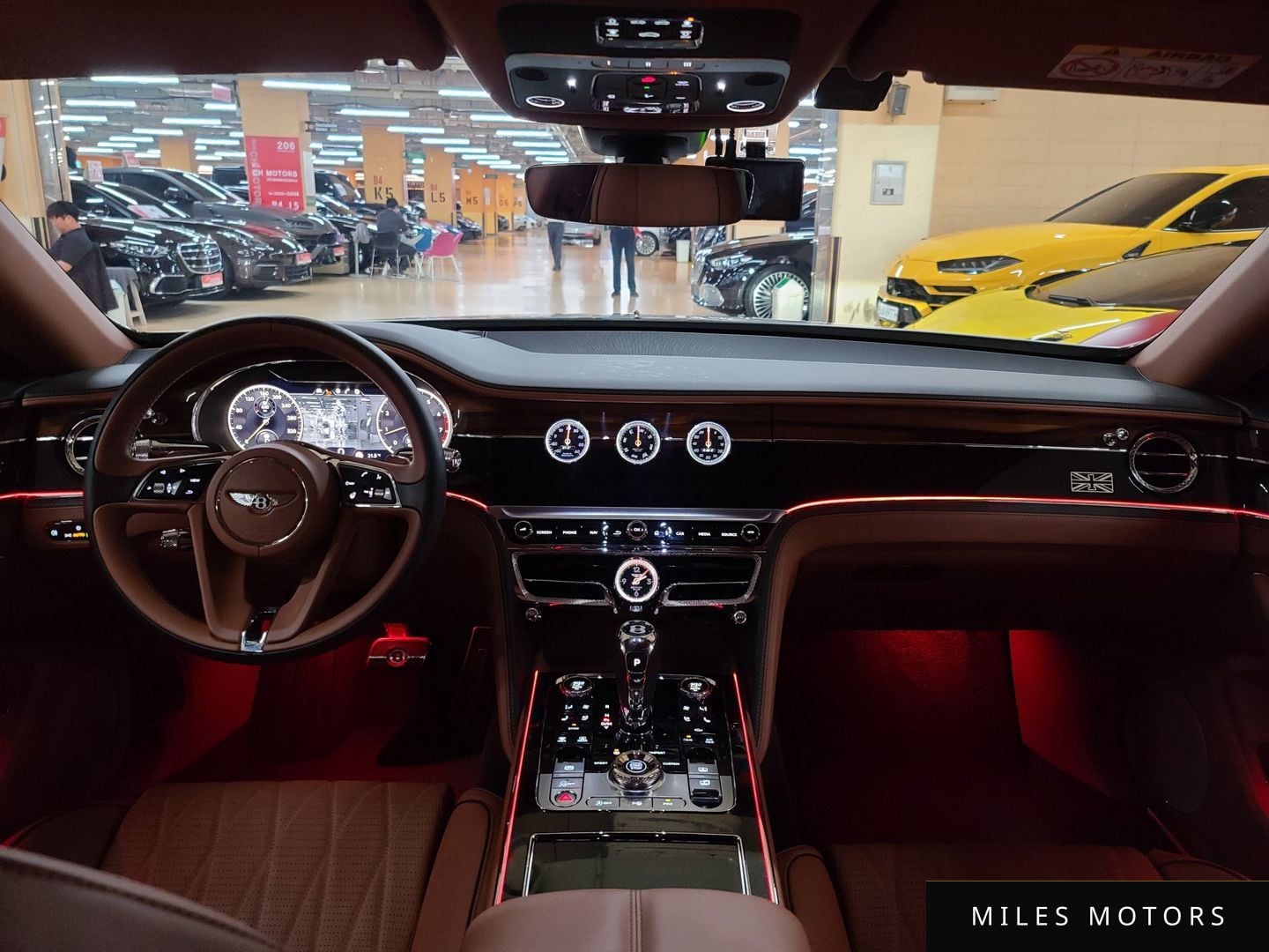Bentley Flying Spur 2020 — миниатюра 7