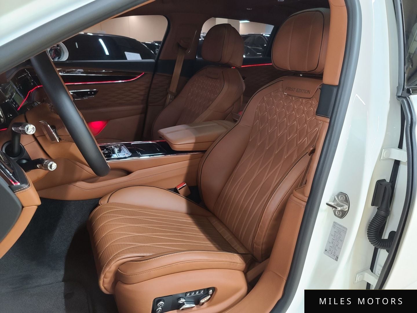 Bentley Flying Spur 2020 — миниатюра 9