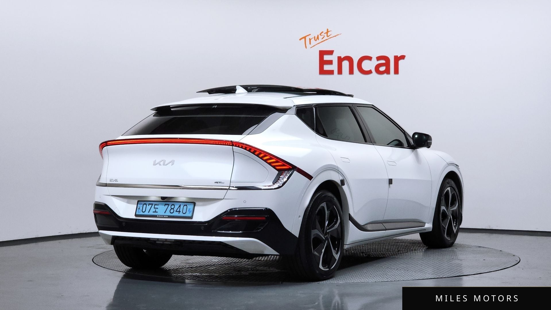 Kia EV6 2022 — фото 1 из 12