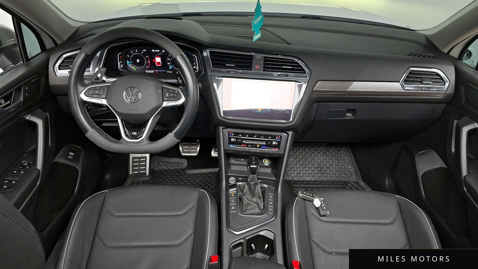 Volkswagen Tiguan 2023 — миниатюра 9