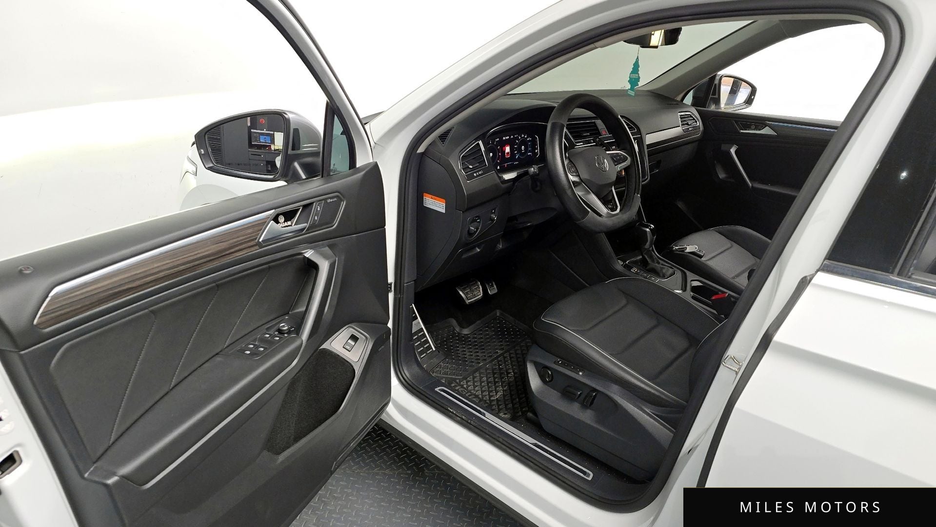 Volkswagen Tiguan 2023 — миниатюра 12